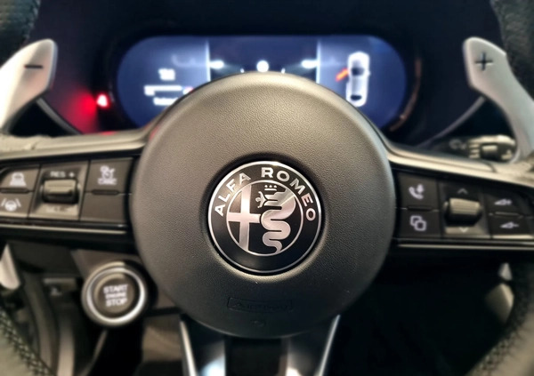 Alfa Romeo Giulia cena 237900 przebieg: 1, rok produkcji 2024 z Kutno małe 254
